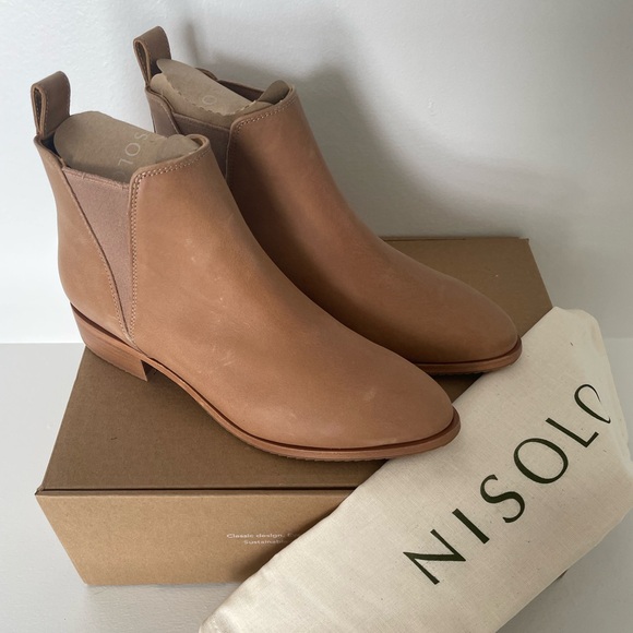 Nisolo Shoes - NWT Nisolo Women's Eva Everyday Chelsea Boot Almond Size 9